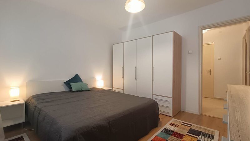 Soseaua Giurgiului, Piata Progresul,